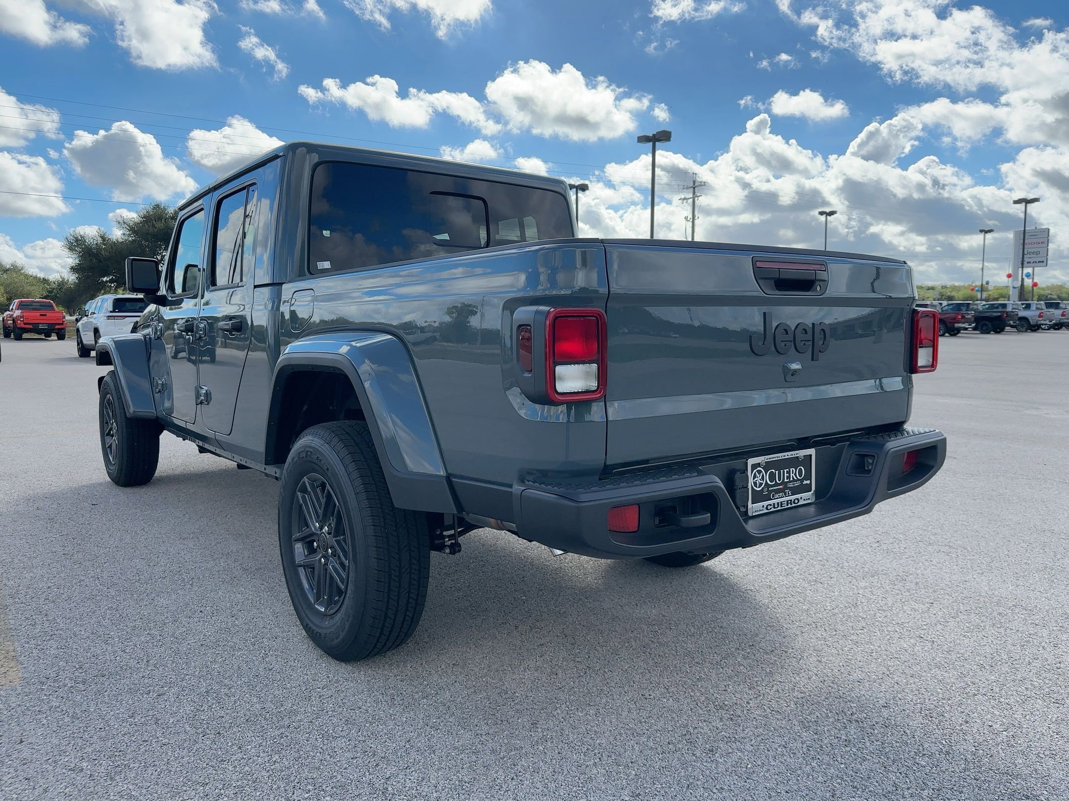 2025 Jeep Gladiator Sport S photo 3