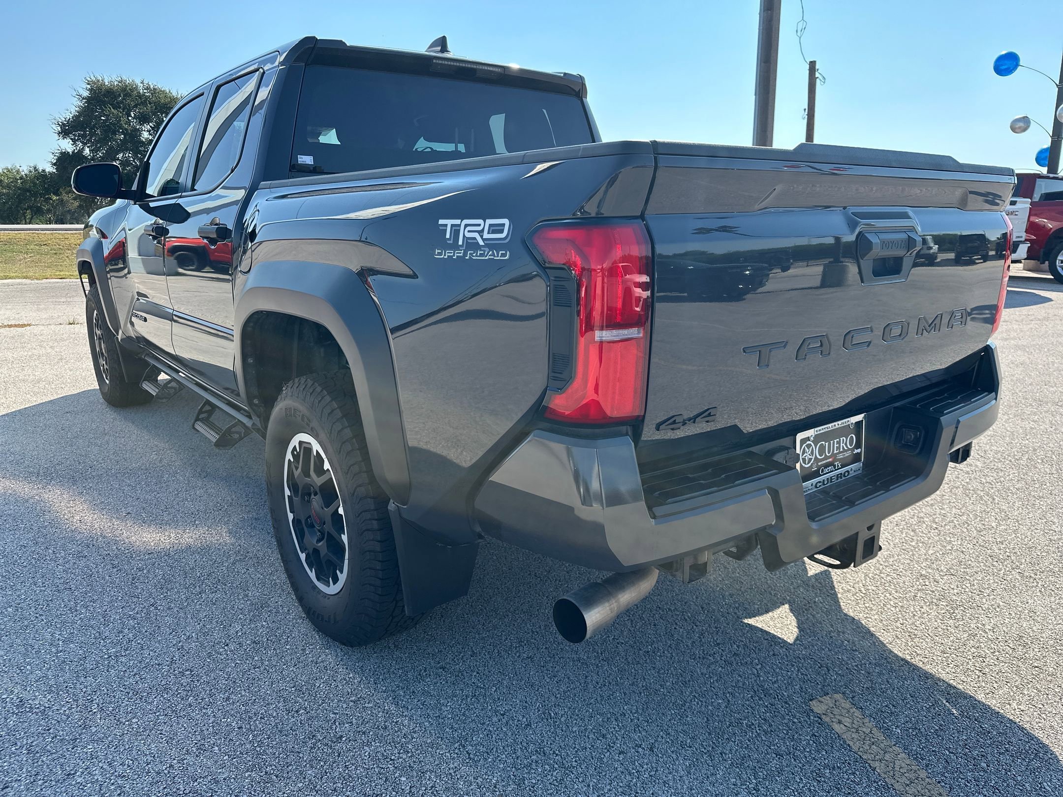 2024 Toyota Tacoma Double Cab photo 2