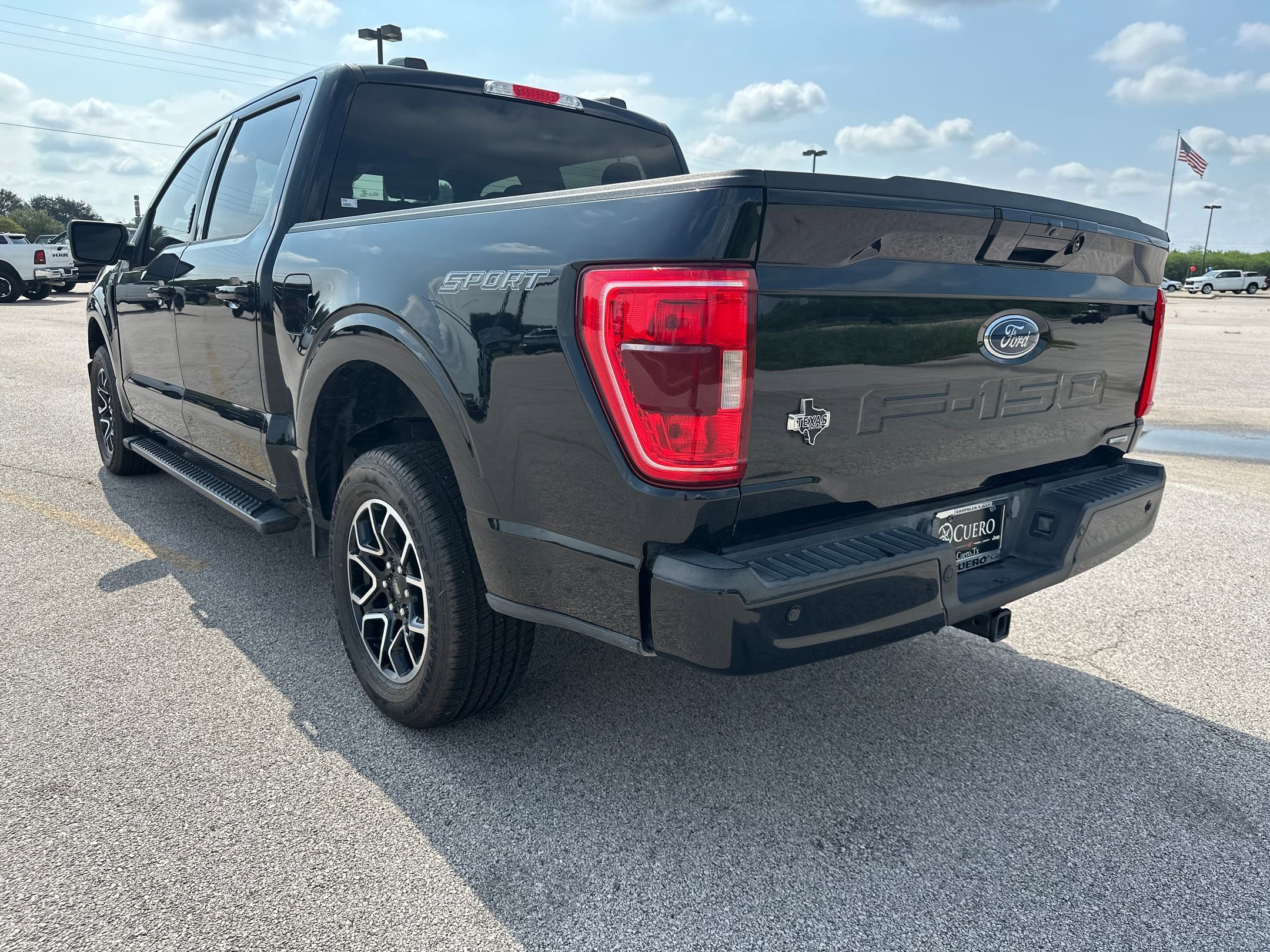 2023 Ford F-150 XLT photo 3