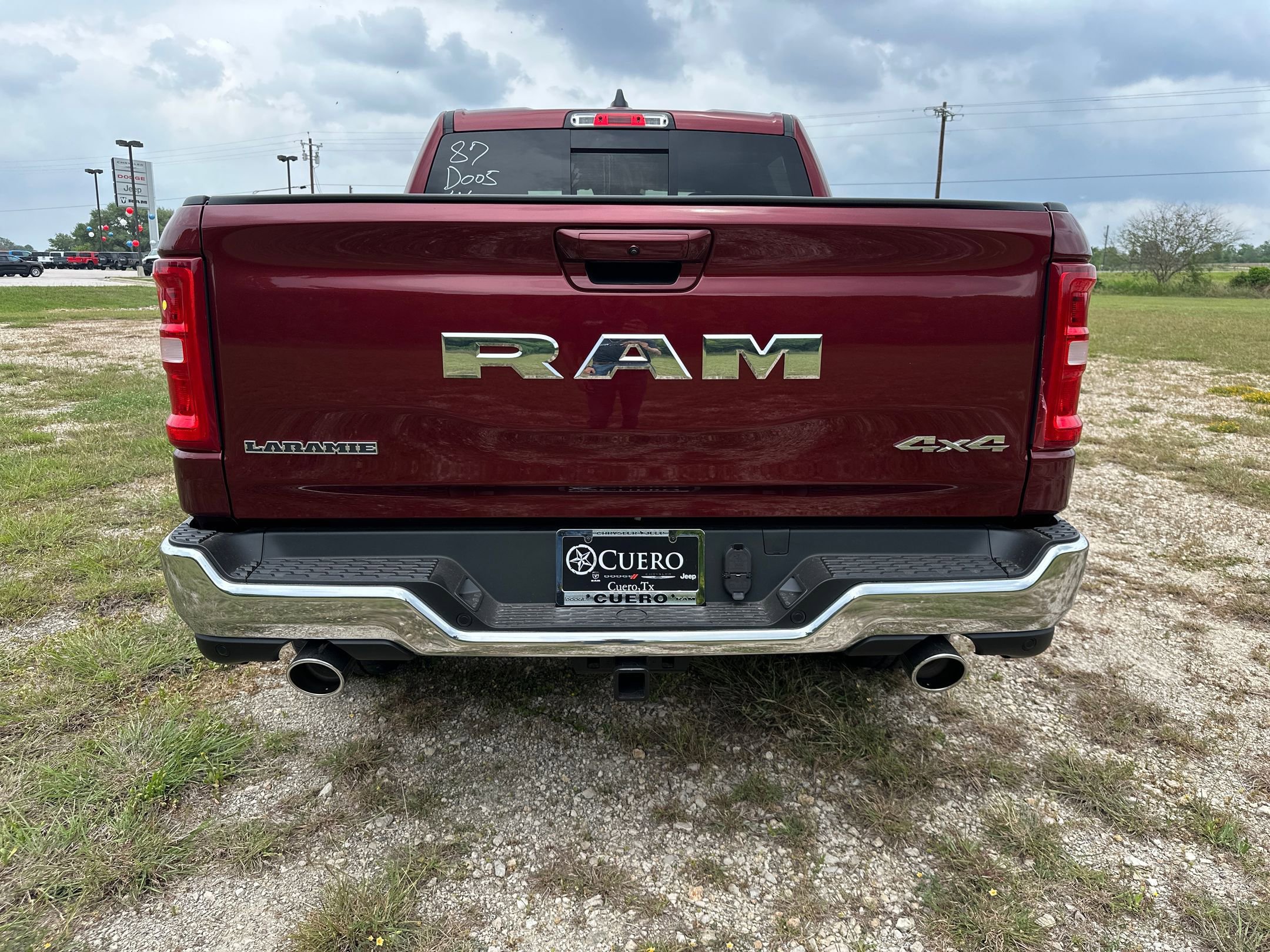 2025 Ram 1500 Laramie photo 4
