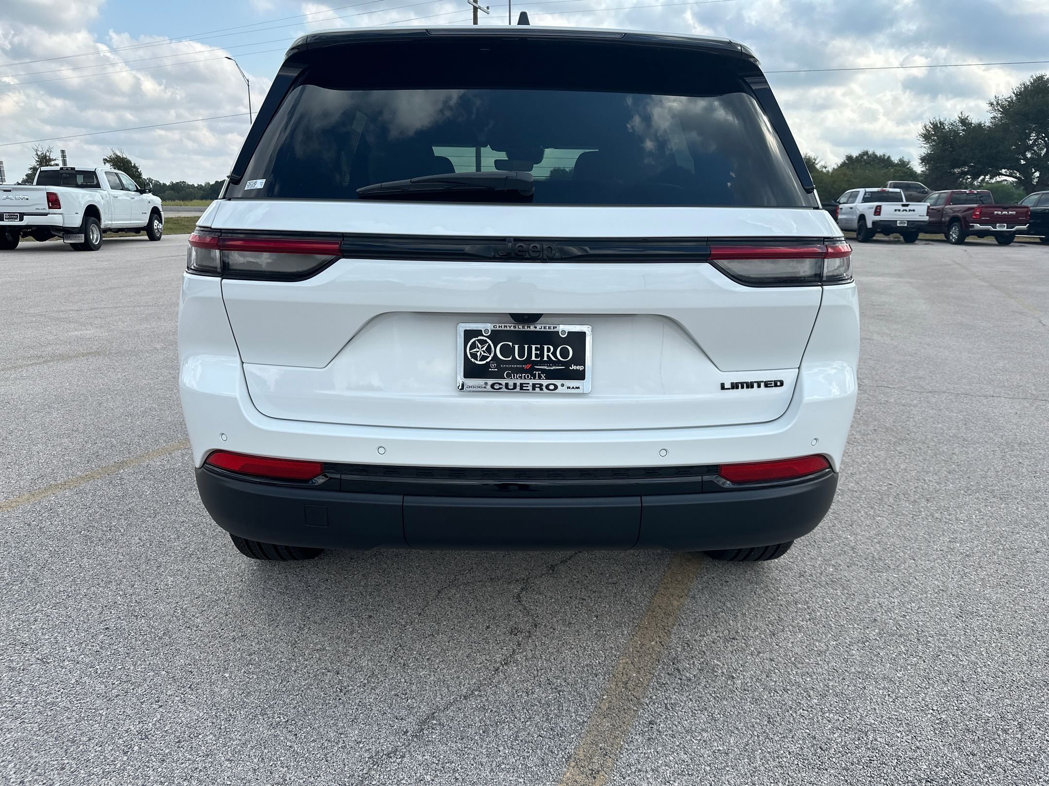 2025 Jeep Grand Cherokee Limited photo 4