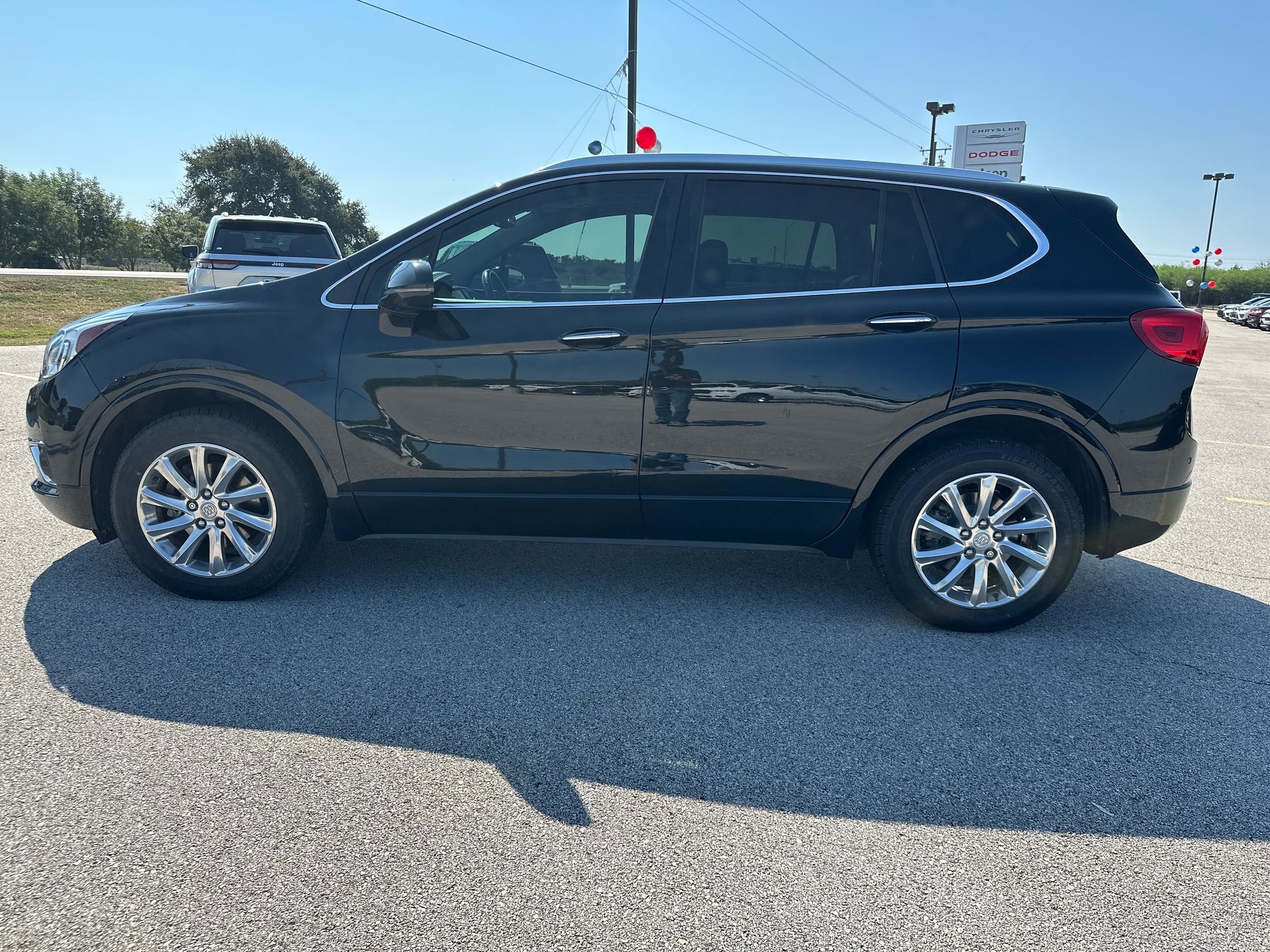 2020 Buick Envision Essence photo 2