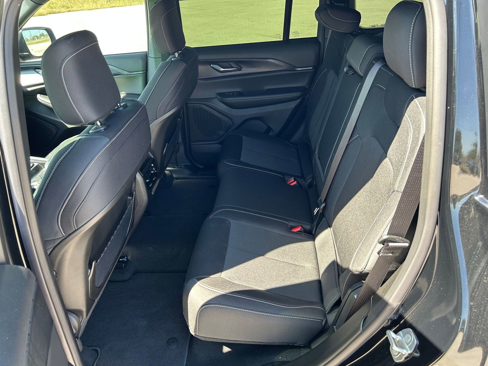 2025 Jeep Grand Cherokee Laredo - Photo 22