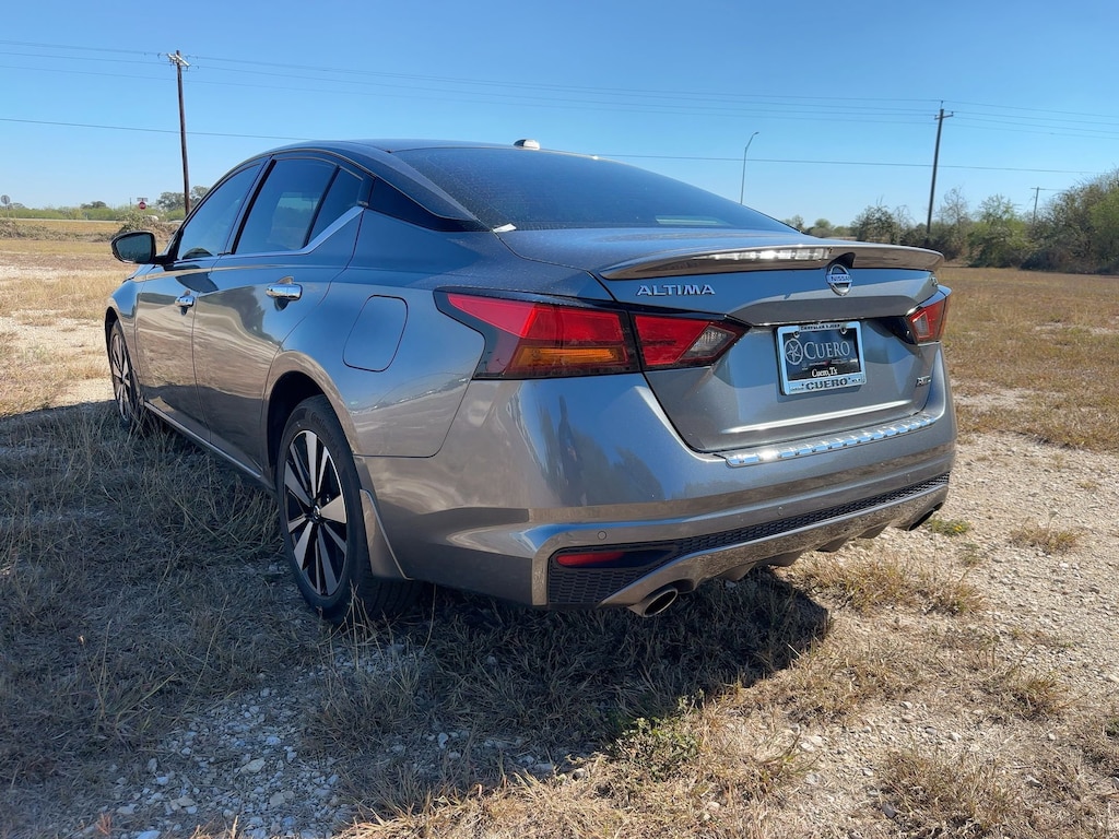 Used 2022 Nissan Altima 2.5 SL Sedan