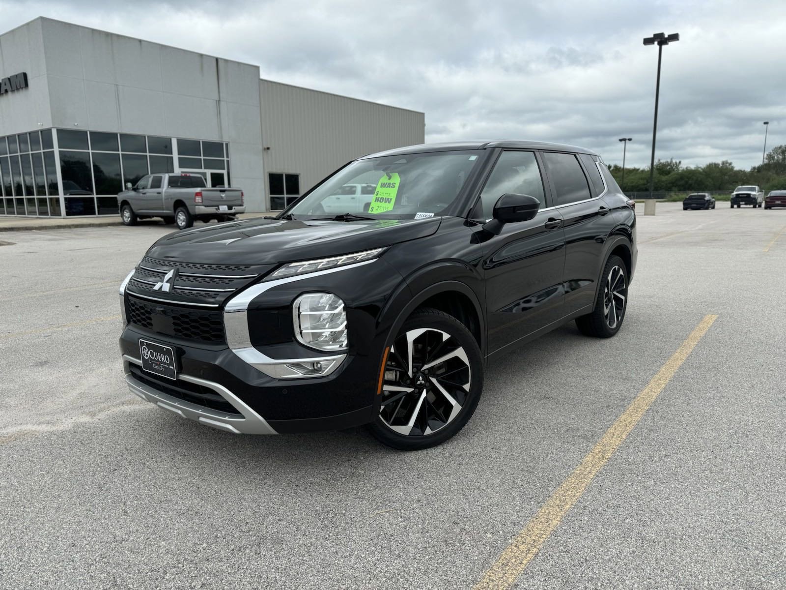 Used 2022 Mitsubishi Outlander SE with VIN JA4J4UA88NZ047276 for sale in Cuero, TX