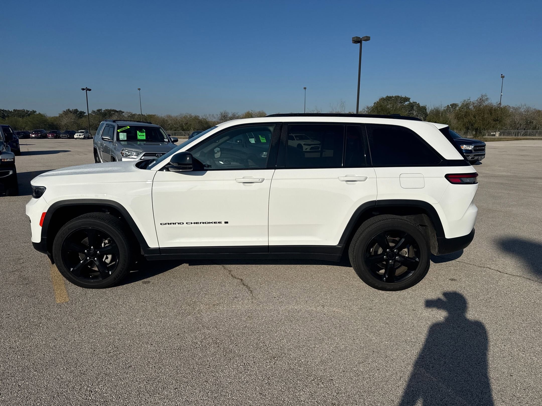 2024 Jeep Grand Cherokee Laredo photo 4