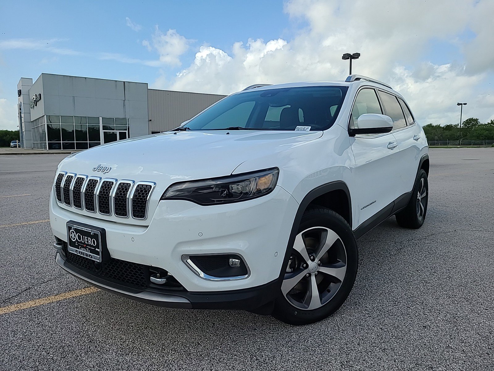 Used 2021 Jeep Cherokee Limited with VIN 1C4PJMDXXMD202823 for sale in Cuero, TX