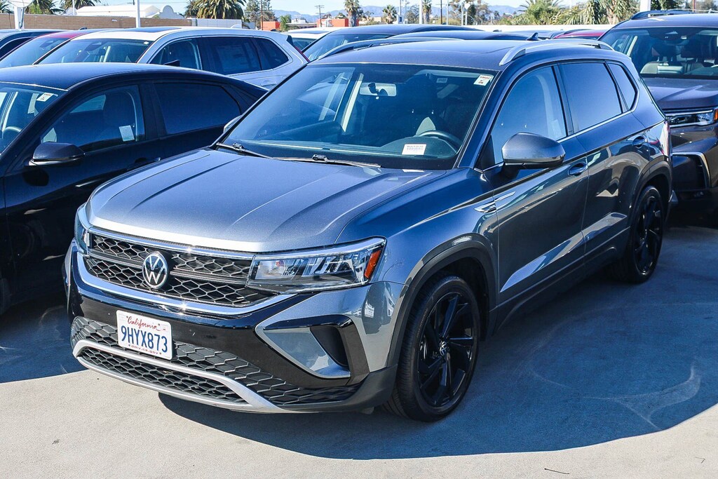 Used 2022 Volkswagen Taos SE SE FWD