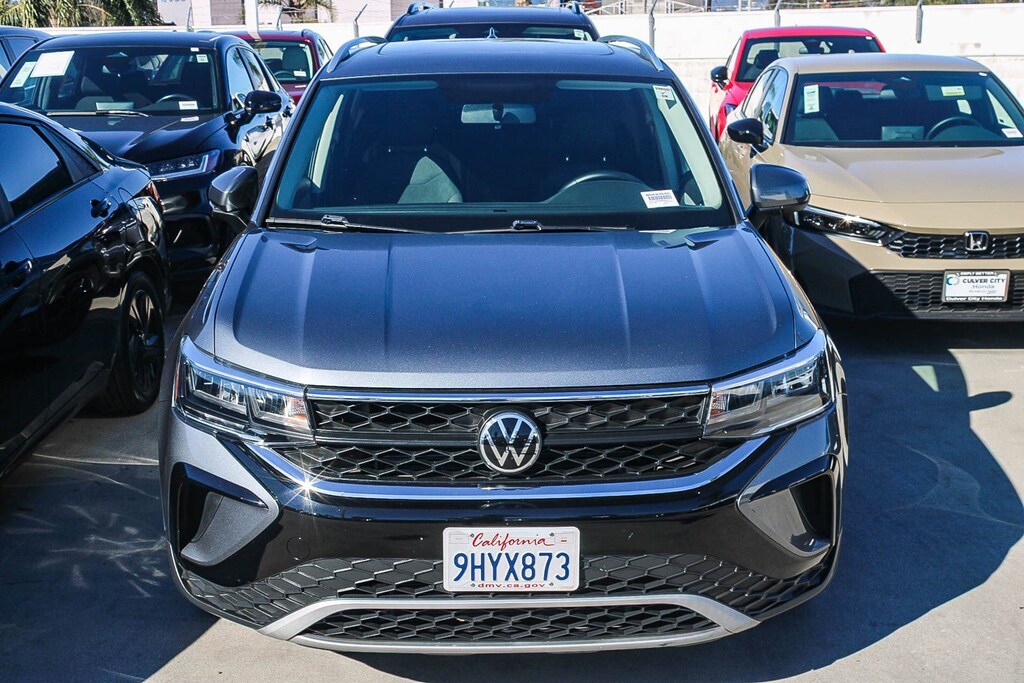 Used 2022 Volkswagen Taos SE SE FWD