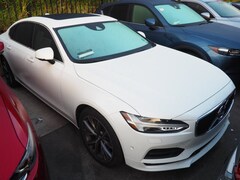 2018 Volvo S90 T5 FWD Momentum Sedan