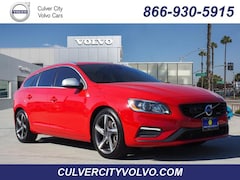 2015 Volvo V60 T6 R-Design Platinum Wagon