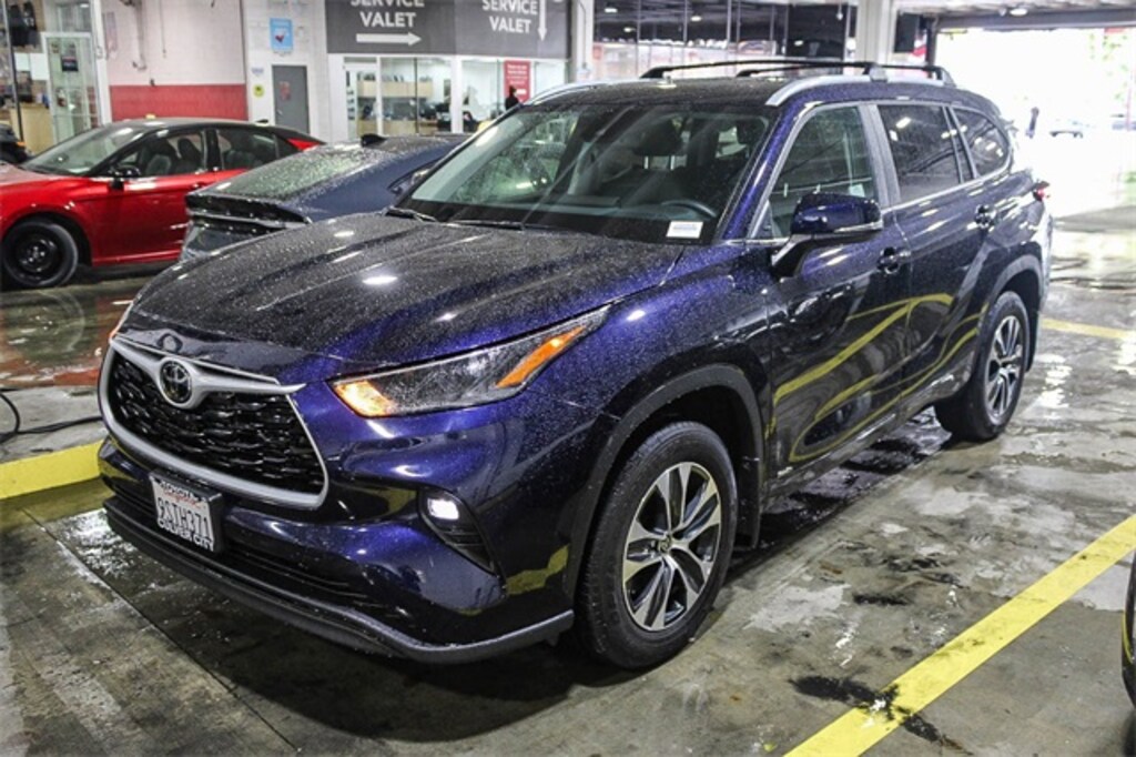 Certified 2025 Toyota Highlander Hybrid XLE SUV