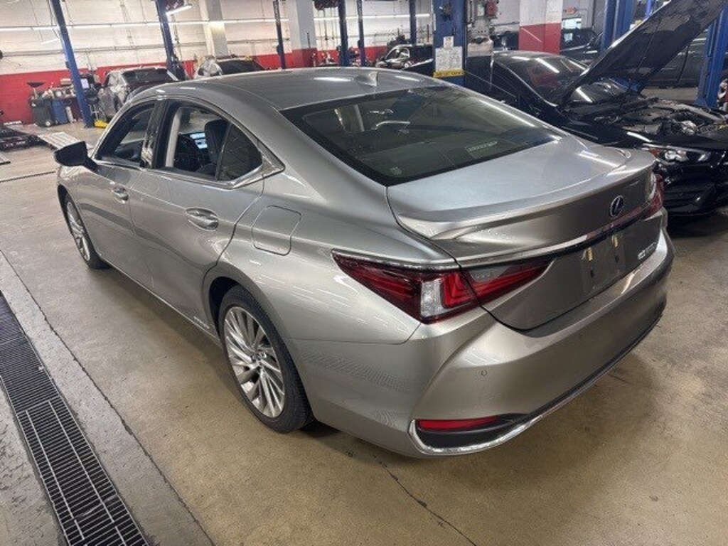 Used 2019 Lexus ES 300h Premium Sedan