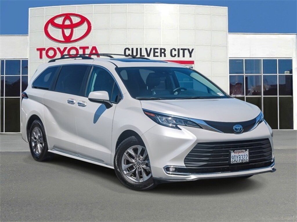 Used 2023 Toyota Sienna XLE Van Passenger Van