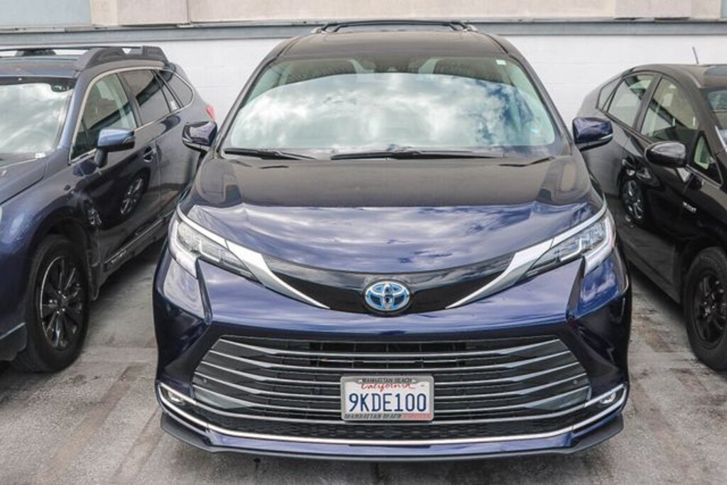 Certified 2024 Toyota Sienna Limited 7 Passenger Van Passenger Van