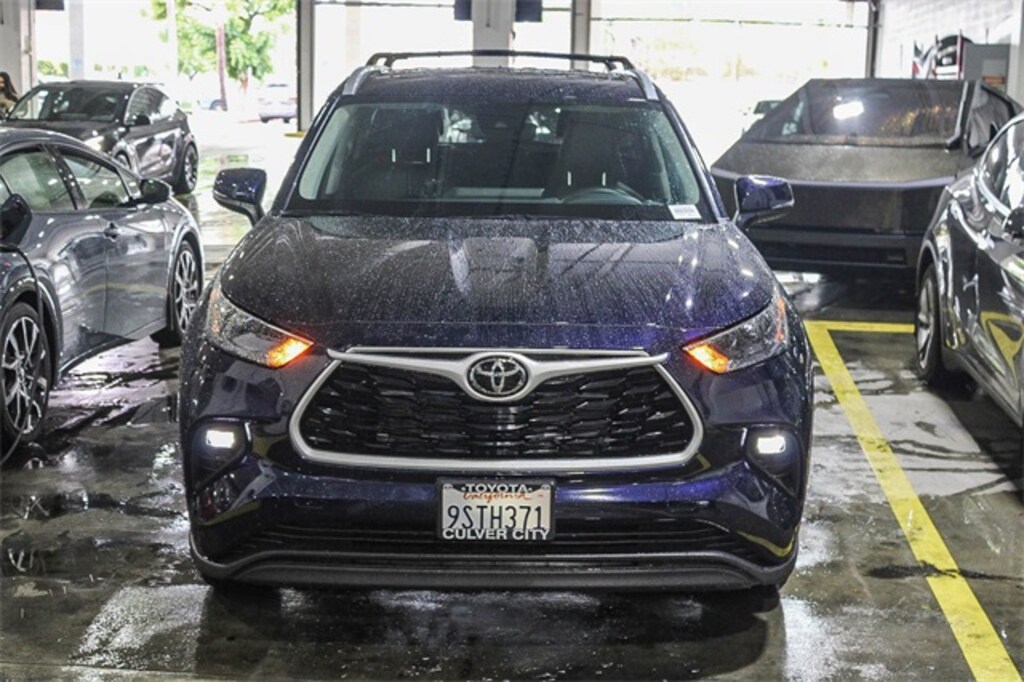Certified 2025 Toyota Highlander Hybrid XLE SUV