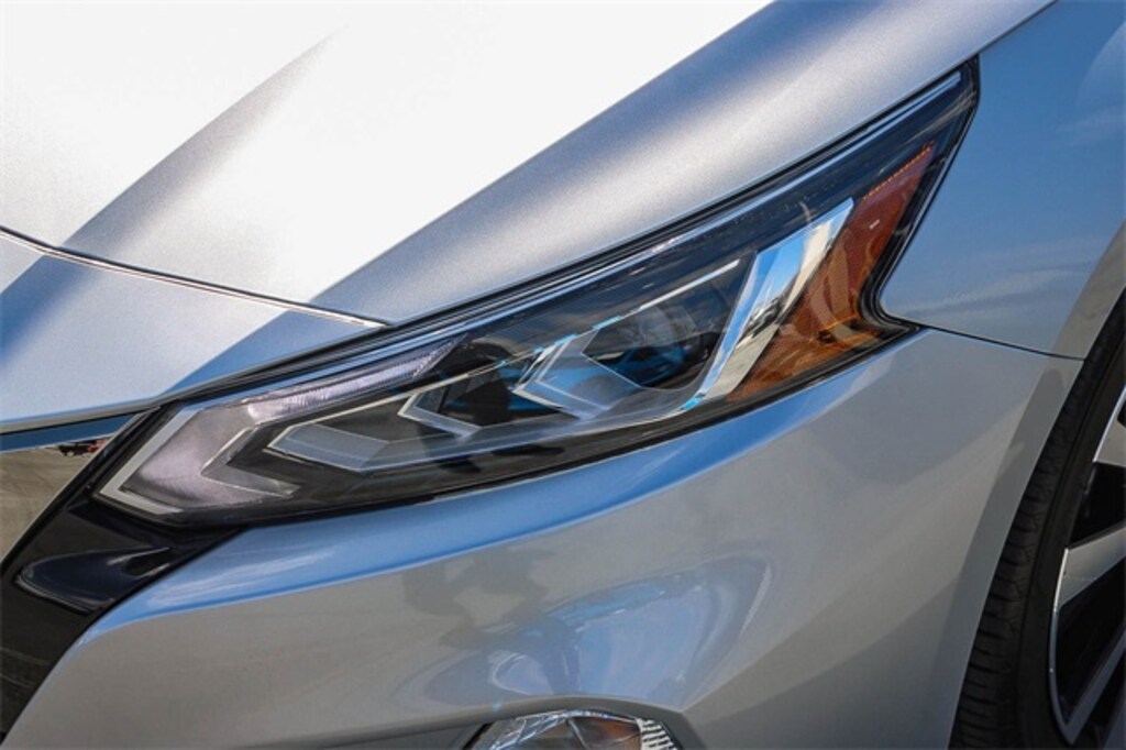 Used 2022 Nissan Altima 2.5 SR Sedan