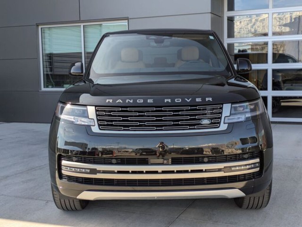 Certified 2025 Land Rover Range Rover P400 SE SUV