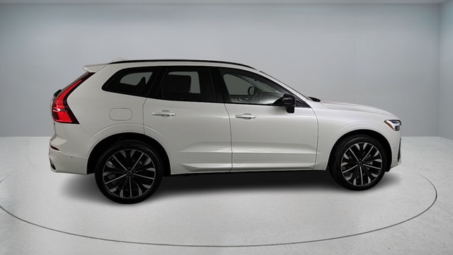 2026 Volvo XC60 B5 Ultra photo 2