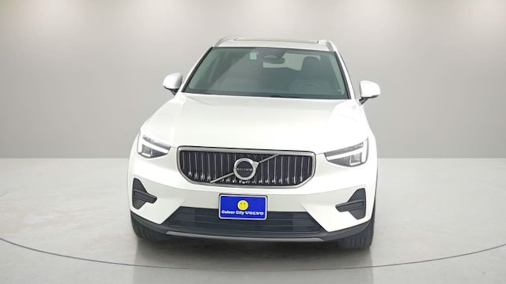 Certified 2025 Volvo XC40 B5 Core Bright Theme SUV