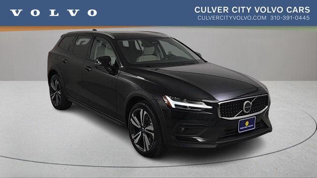 2026 Volvo V60 Cross Country B5 Plus AWD's photo