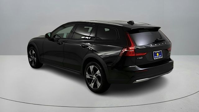2026 Volvo V60 Cross Country Plus - Photo 6