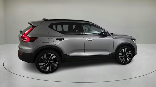 2026 Volvo XC40 B5 Ultra photo 2