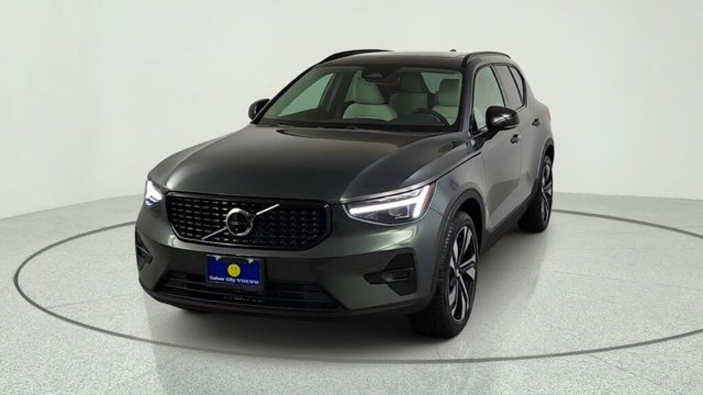 New 2026 Volvo XC40 B5 Ultra SUV