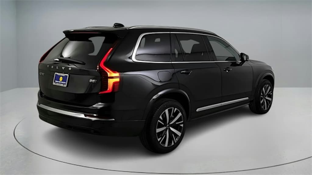 New 2026 Volvo XC90 B5 Core SUV