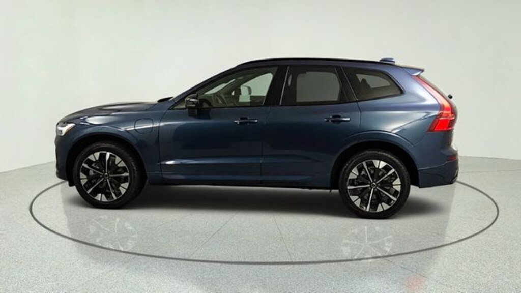New 2026 Volvo XC60 plug-in hybrid T8 Plus SUV