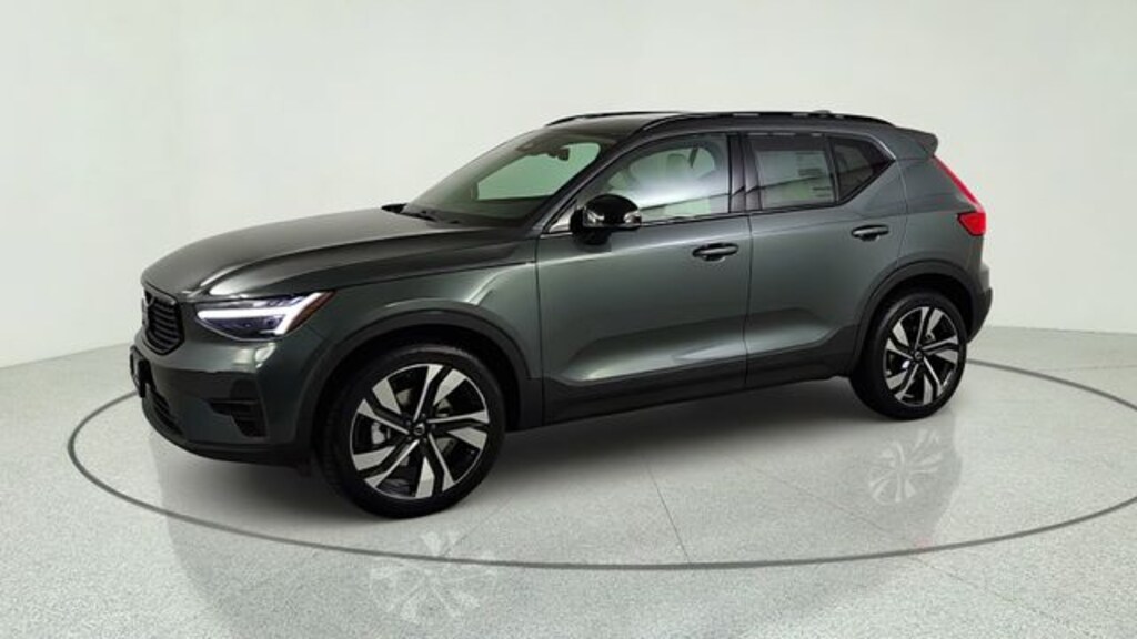 New 2026 Volvo XC40 B5 Ultra SUV