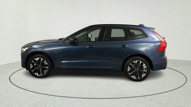 2026 Volvo XC60 B5 Plus photo 5
