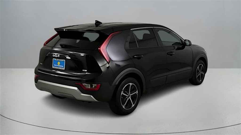 Used 2023 Kia Niro LX SUV