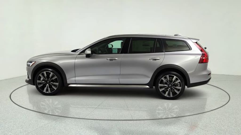 New 2026 Volvo V60 Cross Country B5 Ultra Wagon