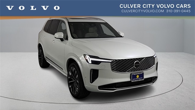 2026 Volvo XC90 Plus's photo