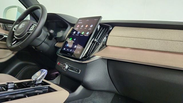 2026 Volvo XC90 Plus - Photo 38