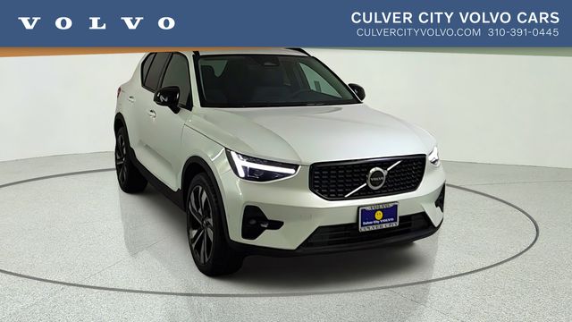2026 Volvo XC40