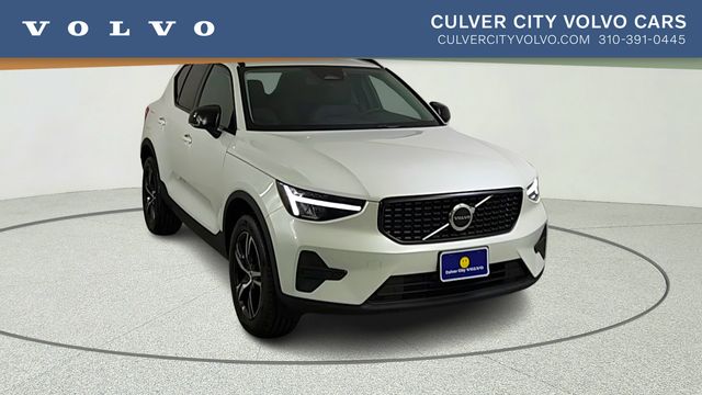 2026 Volvo XC40 B5 Core Dark AWD's photo