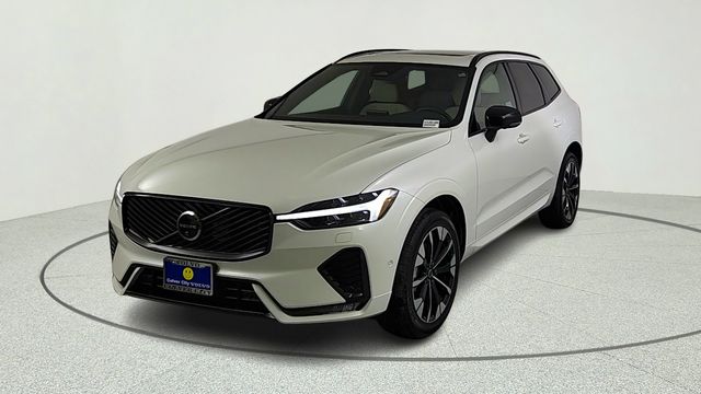 2026 Volvo XC60 B5 Plus photo 3
