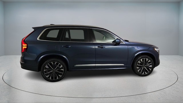 2026 Volvo XC90 plug-in hybrid T8 Plus 7-Seater photo 3