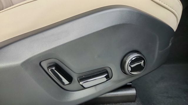 2026 Volvo XC90 Plus - Photo 40