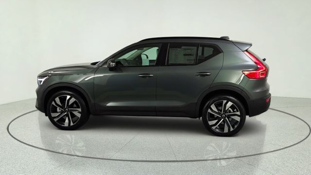 New 2026 Volvo XC40 B5 Ultra SUV