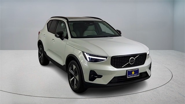 2026 Volvo XC40 Plus's photo