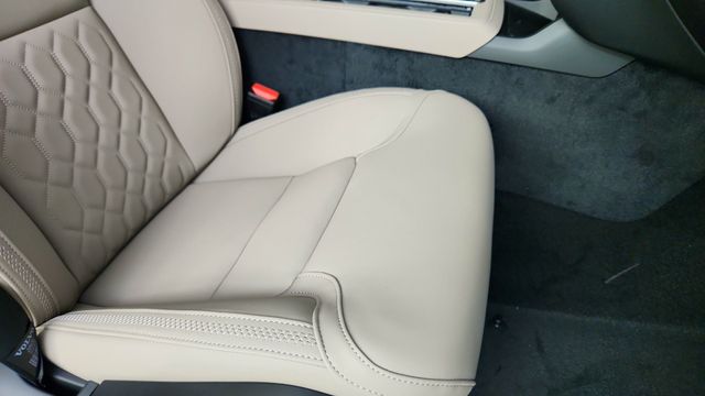 2026 Volvo XC90 Plus - Photo 39