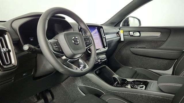 2026 Volvo XC40 Ultra Black Edition - Photo 12