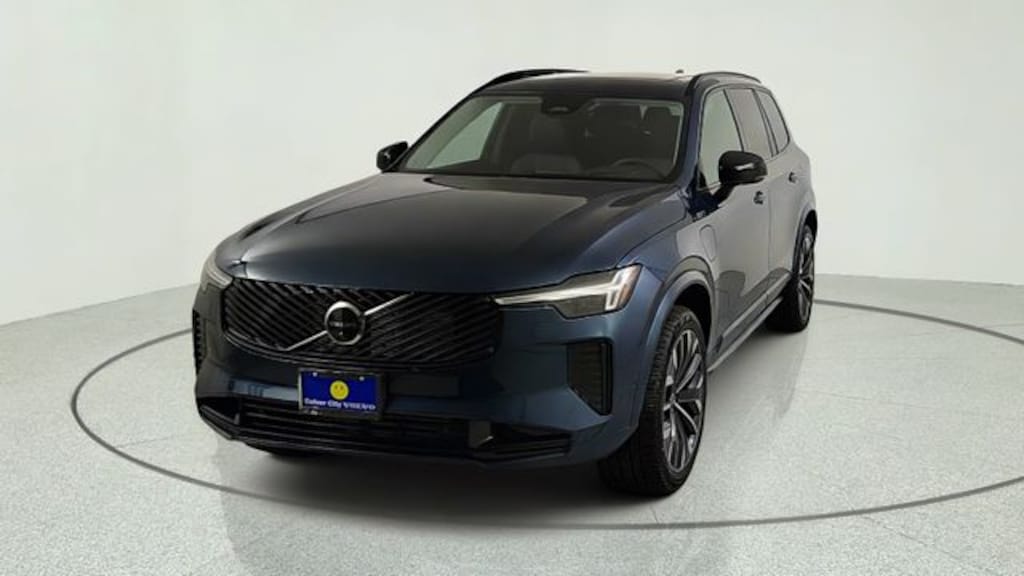 New 2026 Volvo XC90 plug-in hybrid T8 Ultra Dark Theme 7-Seater SUV