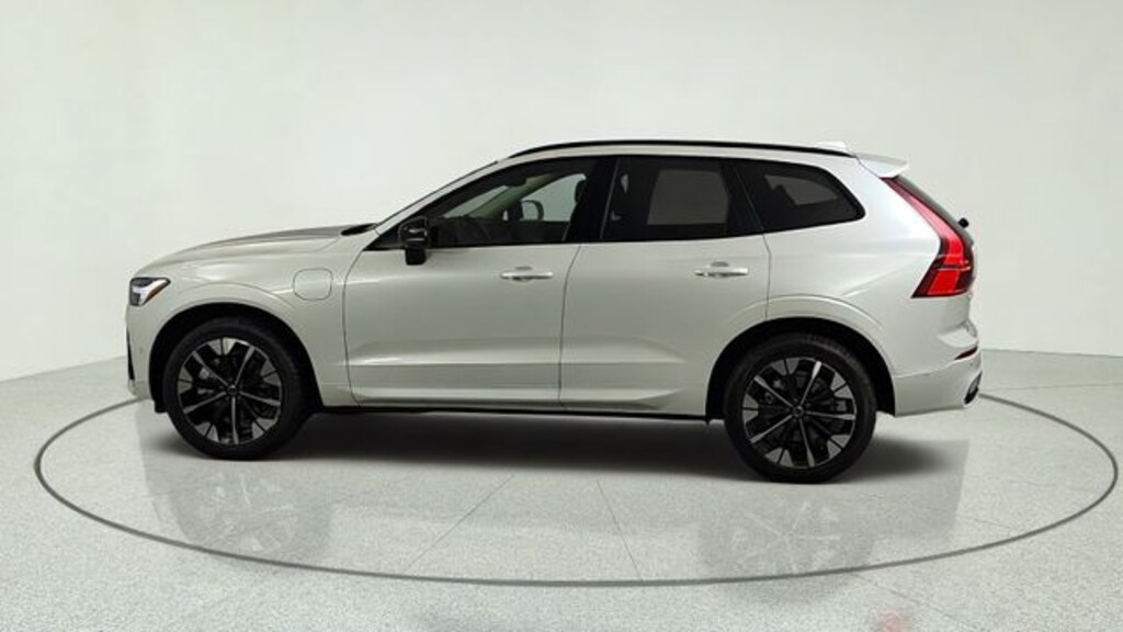 New 2026 Volvo XC60 plug-in hybrid T8 Plus SUV