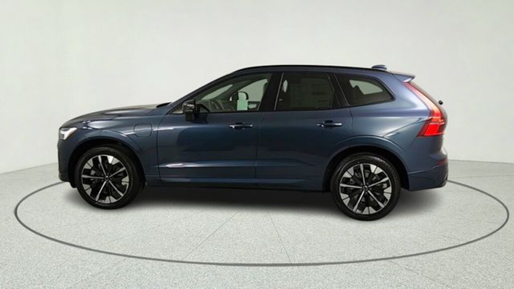 New 2026 Volvo XC60 plug-in hybrid T8 Plus SUV