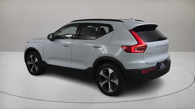 2026 Volvo XC40 B5 Plus photo 6