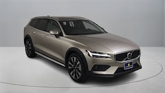 2026 Volvo V60 Cross Country B5 Ultra Wagon